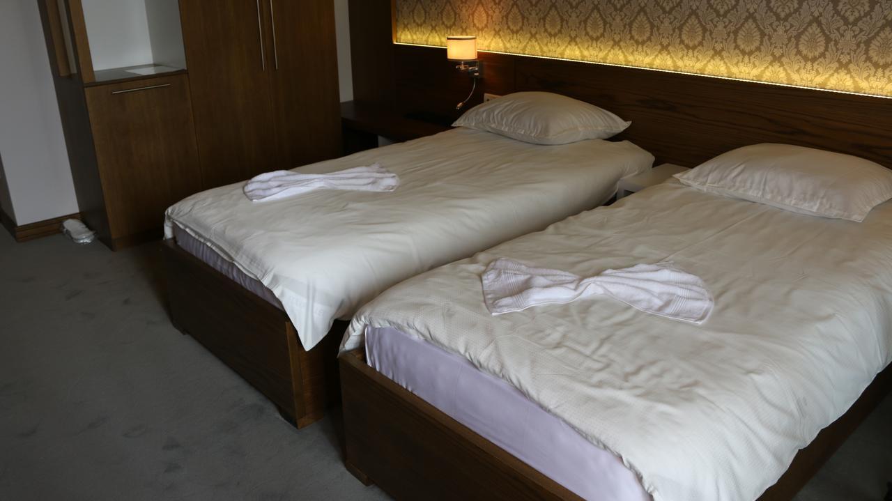 Hotel Admiral พริเซรน ภายนอก รูปภาพ